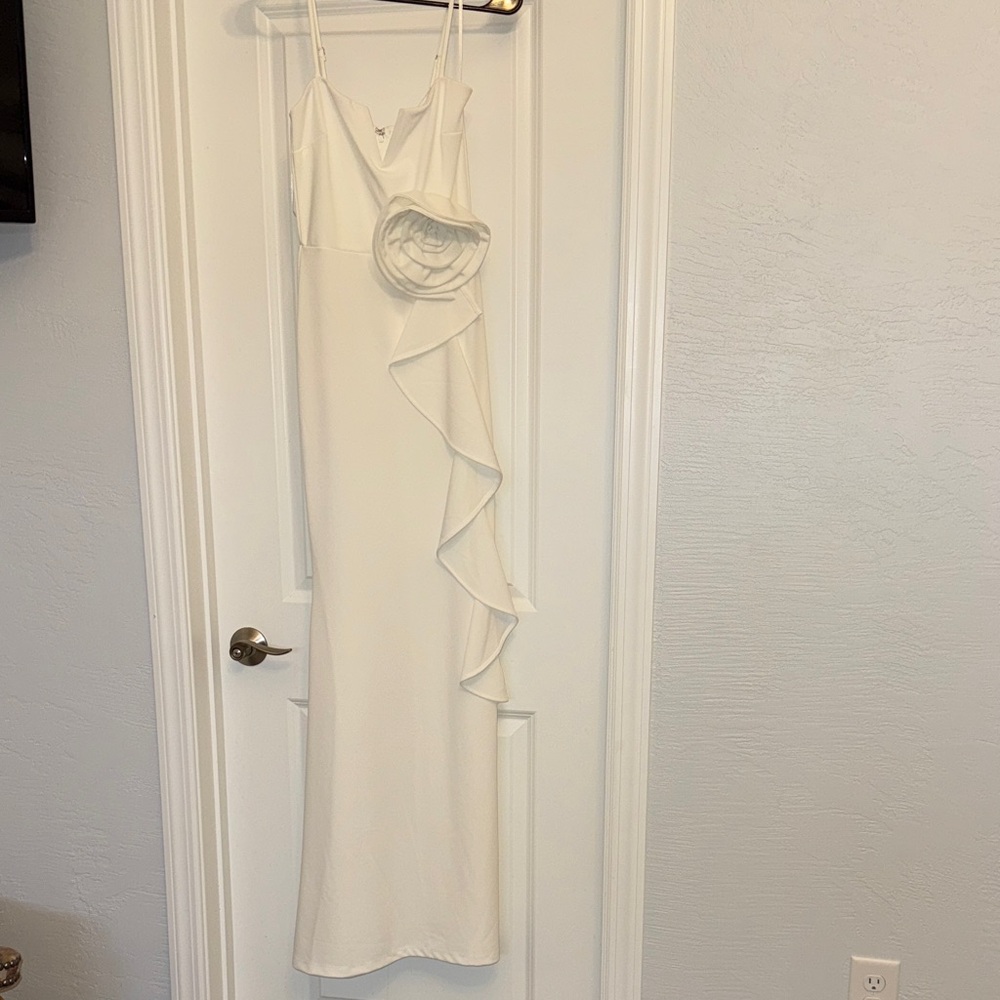 Elegant White Evening Dress